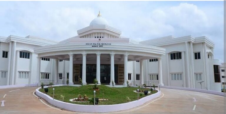 ಕರ್ನಾಟಕ ರಾಜ್ಯ ಮುಕ್ತ ವಿವಿಯ ಕರ್ಮಕಾಂಡ ಬಯಲಿಗೆ, ಹಣ ಕೊಟ್ಟರೆ ಪರೀಕ್ಷೆಯಲ್ಲಿ ಕಾಪಿಗೆ ಅವಕಾಶ